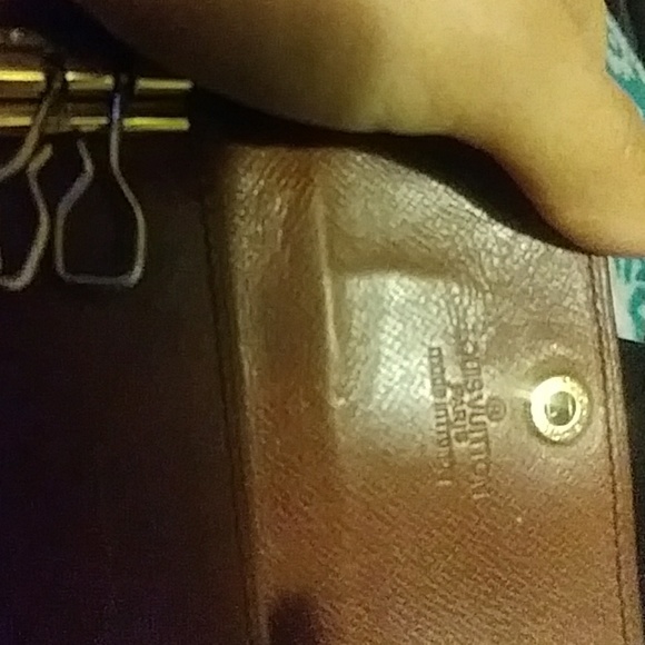 Vintage Louis Vuitton key holder - Picture 4 of 4